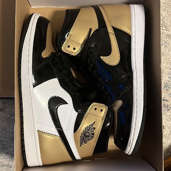 mens jordans black and gold